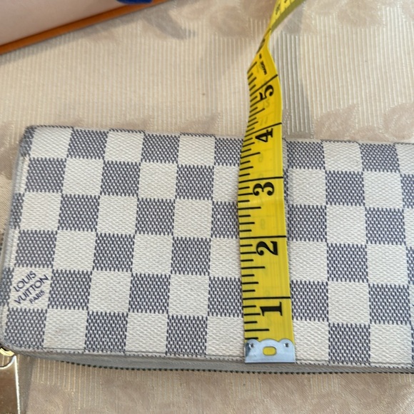 Louis Vuitton Damier Azur Zippy Wallet - Picture 10 of 13
